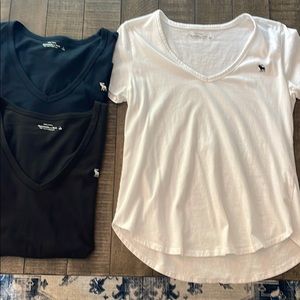 Abercrombie and Fitch T-shirts women’s size Large